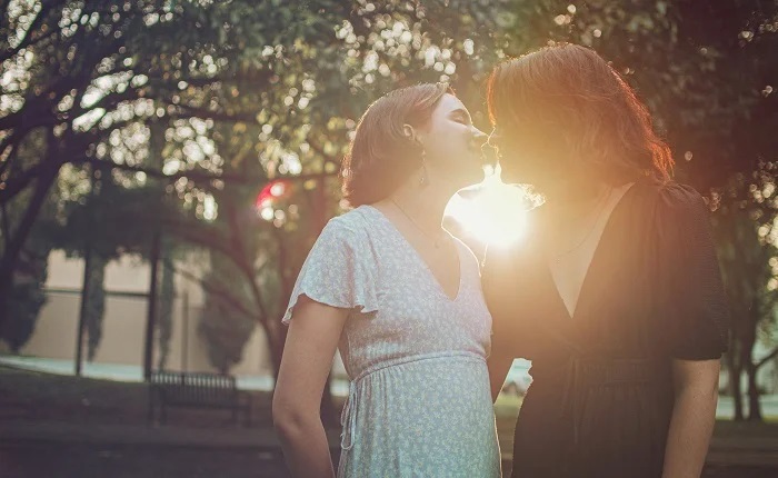 【画像】タイの百合ドラマ、流石にエッチすぎるwww