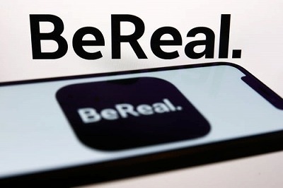 【衝撃】Ζ世代銀行員さん、ガチでBeRealで社内情報を開示してしまうwww
