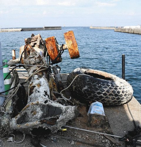 【衝撃】山で戦闘機の破片を発見した生物学者のストーリーがガチで映画すぎる