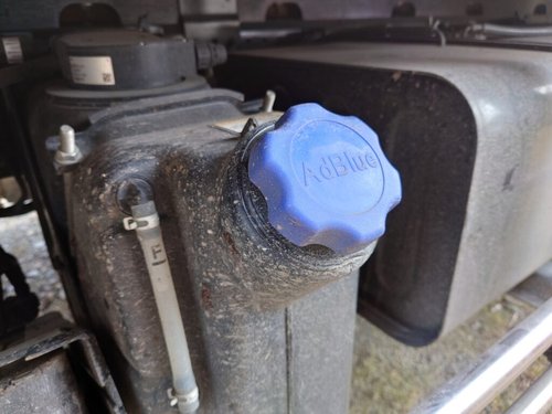 【悲報】トラック業界「すまん尿素がないから物流止まるわ」