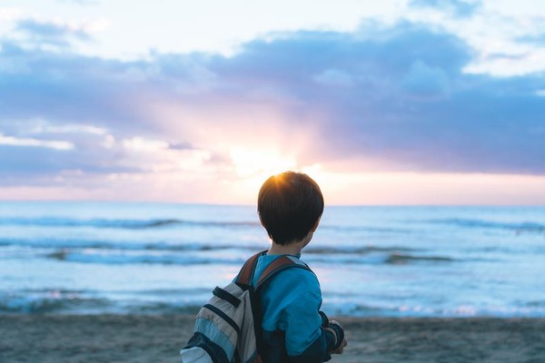 【衝撃】行方不明の男児（11）が履いていたとみられる靴、見つけられるように見つかる （※画像あり）