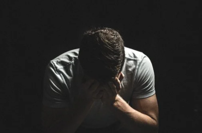 大学生俺「好きです。付き合って」30代女「いいよ。でも私は結婚とか柄じゃないから」俺「わかった」→3年後…