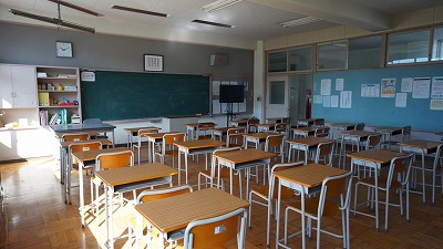 【衝撃】女教師さん、男子小学6年生と放課後にキスや性器を触りあいセ●クスした結果・・・