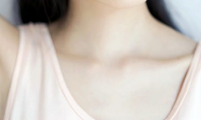 【画像】おばさんが制服着た結果クッソエロwww