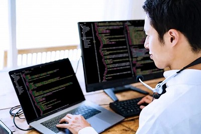 ITエンジニアわい、この職業に将来性がないことに気づき始めてしまう・・・