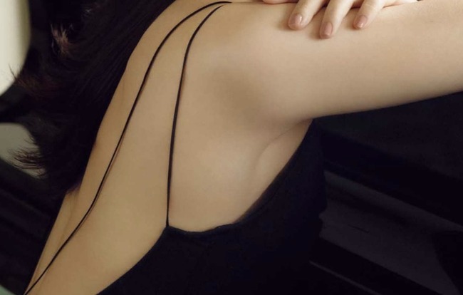 【画像】乃木坂46さん、えちえちなナマ腋を見せつけてしまう