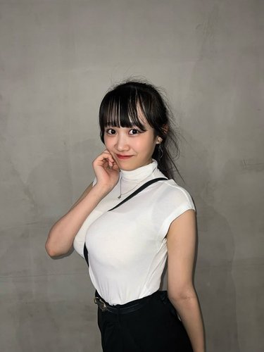 【画像】爆乳グラビアアイドルさん、引退して改名して新社会人になってしまう