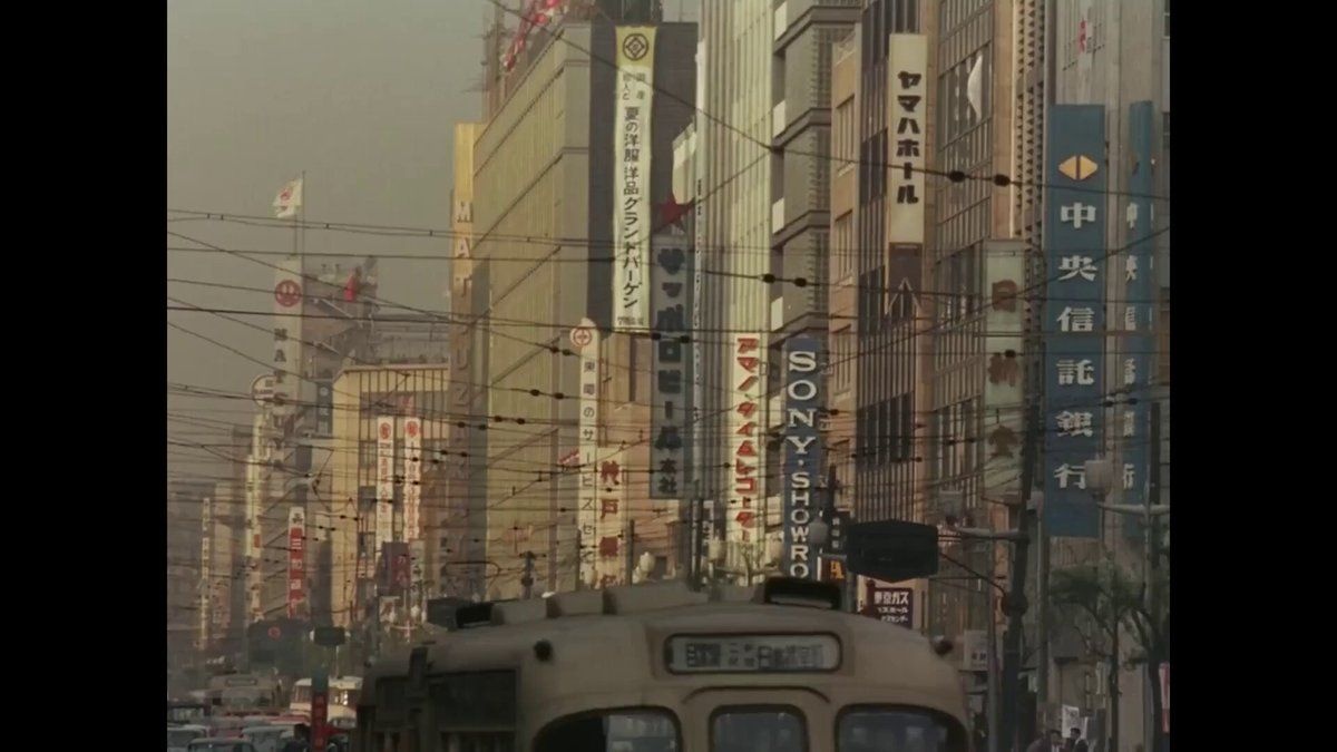 日本人「アフリカ人へ。日本は戦後20年でこれを築きました。あなたたちは核兵器攻撃されてないのに何も築きませんでした。なぜですか？」