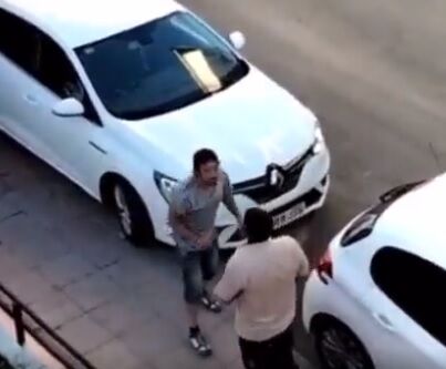 【動画】クソ雑魚さん、イキって喧嘩を売るも正当防衛パンチ1発でKOされてしまうwww