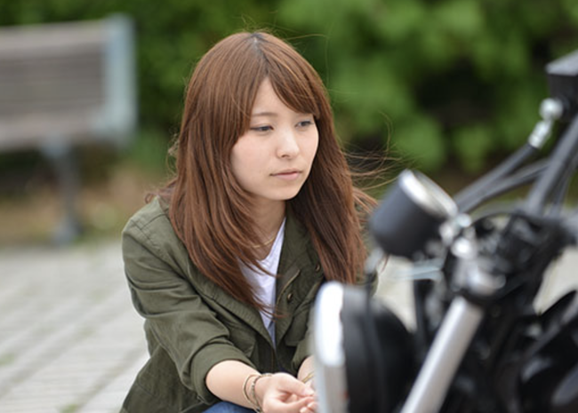 【画像】可愛い女子がバイクに乗る漫画の展開、ワロタwww