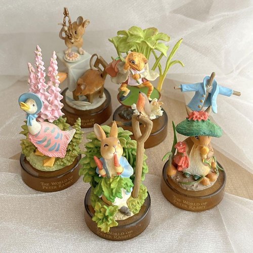 【悲報】昔の日本さん、120円のペットボトルにとんでもないおまけを付けてしまうwww