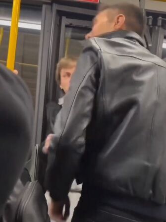 【動画】陽キャ、オタクに喧嘩を売り逆にぶっ飛ばされるwww