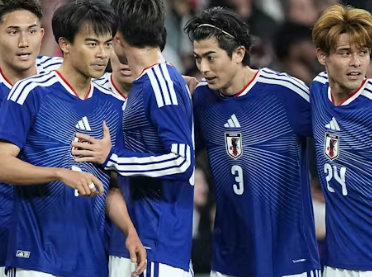 【画像】今年のサッカー日本代表、世界ランク13位まで上り詰めてしまうwww