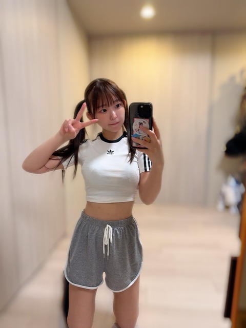 【画像】お胸の成長がとまらないロリコンwww