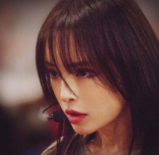 【画像】浜崎あゆみ(46)さん、ビジュアルを取り戻していたwww