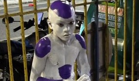 【悲報】海外の少年、一生フリーザ決定