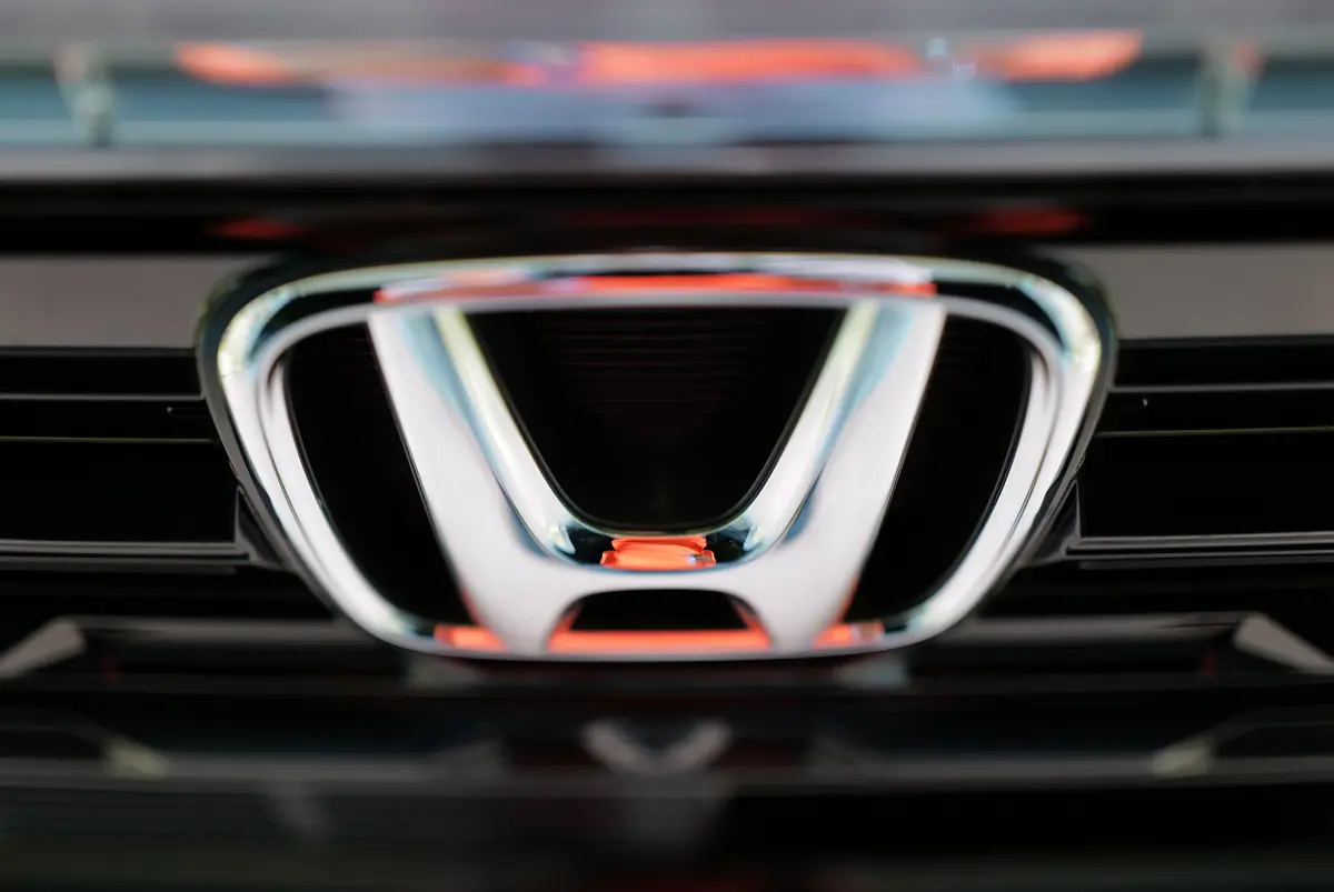 日本を代表する自動車メーカー「トヨタとホンダ」。トヨタは一族を重職に置く一方、ホンダは「一族を会社に入れない」。もし逆だったら今はどうなっていただろう