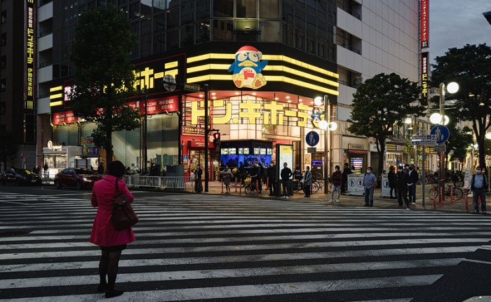 【画像】ドンキホーテでパンチラｗｗｗ