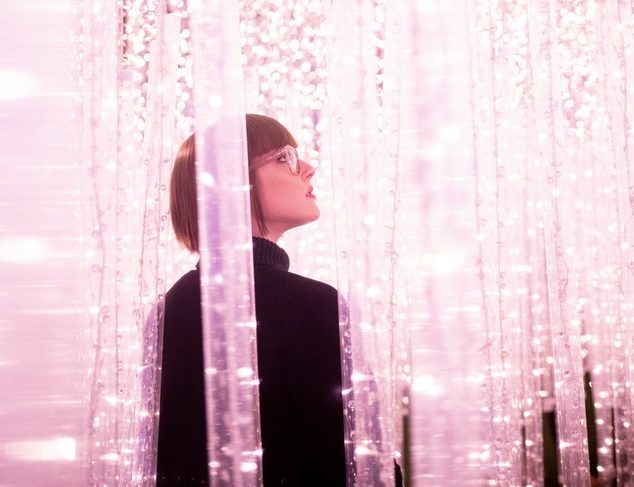 俺にとって理想的で感動的だったお姉さんに勢いで告白した。しかし…　　お姉さん「ごめん。遠距離には自信ないの」俺（マジか…）　→　しかし諦めきれずにいた3年後……..