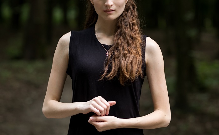 【画像】デカ乳女、どんな服着ても絶対に巨乳強調されててエロすぎｗｗｗ