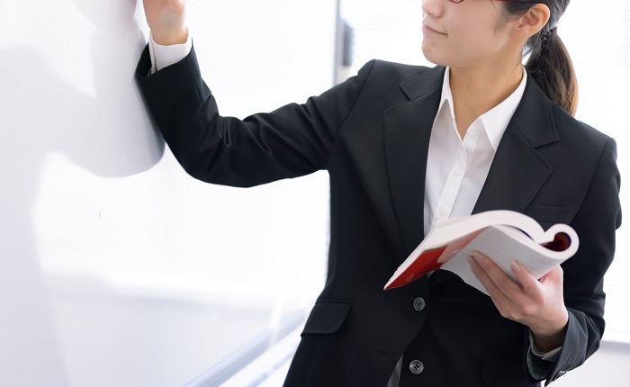 【画像】女教師さん、爆乳すぎて精通不可避ｗｗｗ