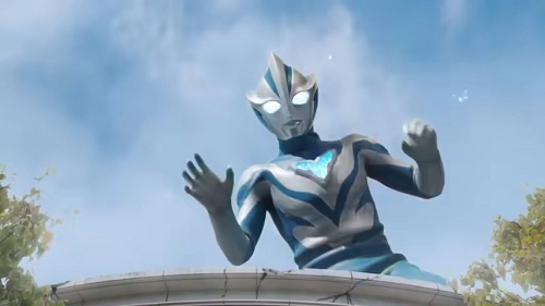 【悲報】新しいウルトラマン…上半身も貧弱そう