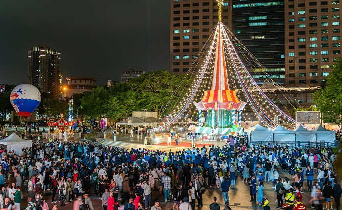 【画像】ヤリサー、恵体すぎwww