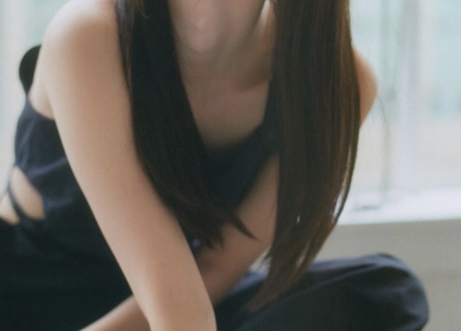 【画像】浜辺美波(24)さん、Bカップ乳房がしっかりとwww