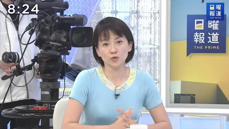 【画像】女子アナさん朝から乳首をビンビンに突起させながらテレビ出演www