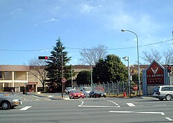 『【超擁護】東京・福生市ハンマー事件で男が指名手配も地元民やネットからは同情の声上がり警察やメディアに批判の声上がる件』