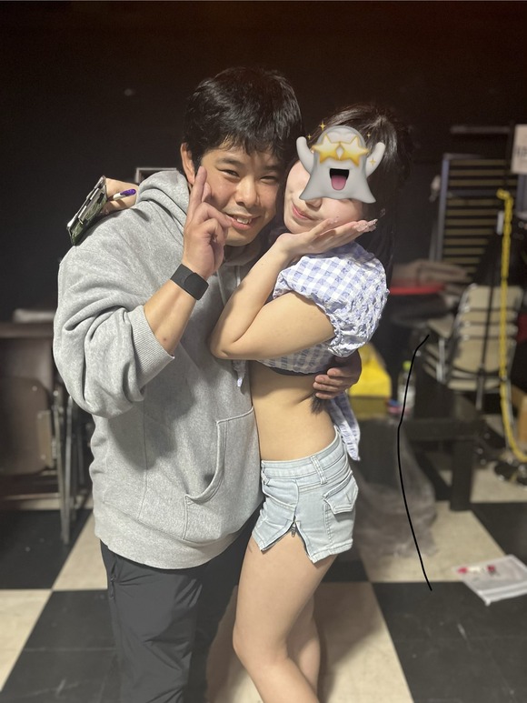 【悲報】JK地下アイドルのファンサ、限界突破www（画像あり）