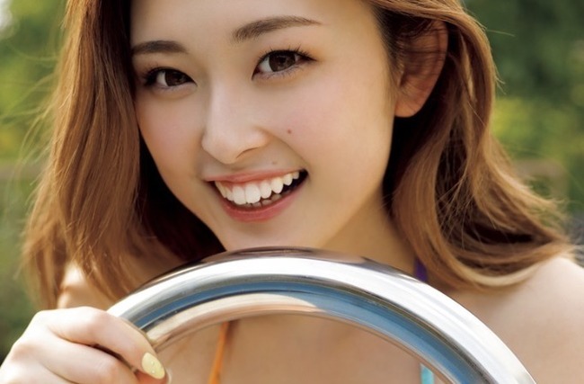 ゆうちゃみ、スタッフのミスで女性器が見えてしまう