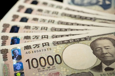 【悲報】財務省、為替介入5.4兆円www