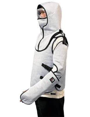【熊テクター】本物のクマの爪を使って実験しました…対クマ専用防護服、ひっかかれても破れない