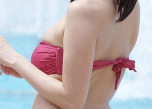 【画像】アメリカの巨乳、顔よりも乳がデカすぎる