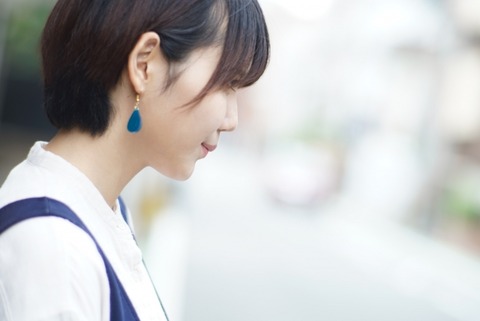 【画像】ボーイッシュ、首から下は ただのメス♡♡♡