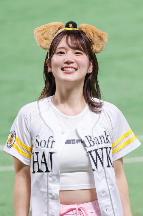 【画像】内田真礼さんのお腹www
