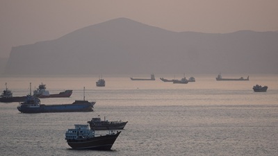 【悲報】韓国の船、ホルムズ海峡で爆発www