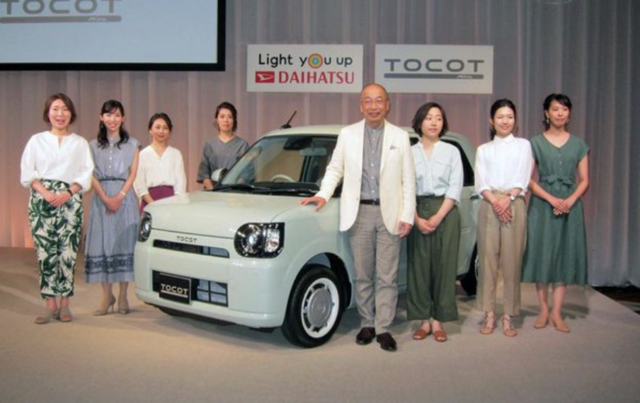 【悲報】自動車メーカー「女性社員が女性ユーザーが本当に求めてる車を作ったわよ！」 →１代限りでひっそりと終了…