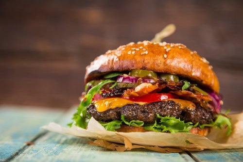 【悲報】80年代「アメリカ人の食生活は洗練されててお洒落」現代「アメリカの食事は糖尿病になりそう」←これ