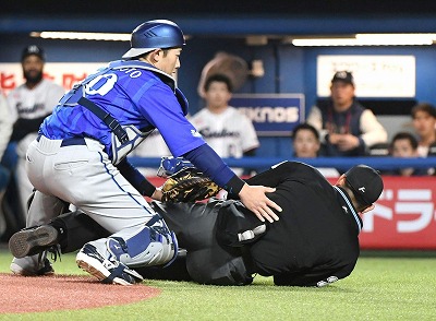 【悲報】ヤクルト・オスナのバット直撃の川上審判員、2週間経ってもまだ意識回復しない模様・・・