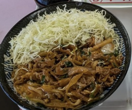【画像】トラックの運転手が御用達食堂のランチ、レベチすぎるwww