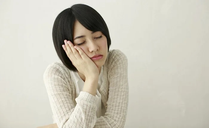 【画像】授業中に寝たGカップ女教師、生徒に盗撮されてしまうwww