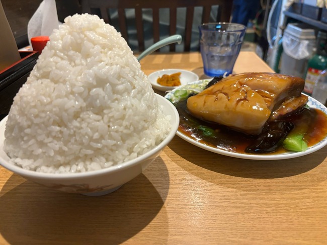 【画像】ドカ盛り中華に来たンゴwww