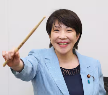 【画像】高市早苗さん、夕食会で「anal Takaichi」と署名してしまうwww