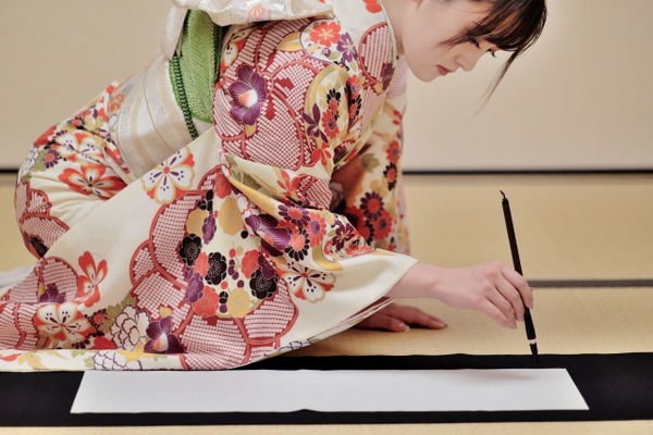 【画像】美人書道家(30)「こんなおばさんだけどいいの･･･････？」⇒！！