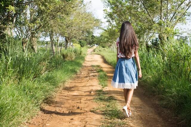 女「あの…おにいさん、ちょっといいですか」俺「どうしました？」女「…援助、してくれませんか？」俺「！？」女「お願いします…….」