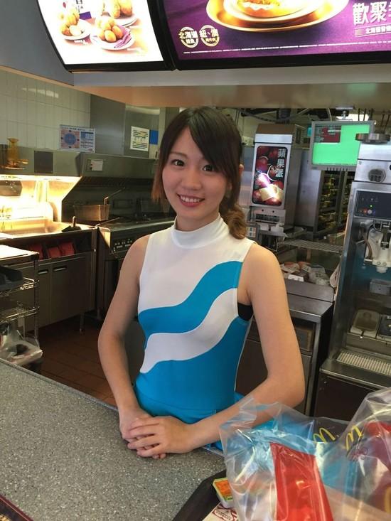 【画像】台湾の婦人警官が想像の5倍はエ□いwww