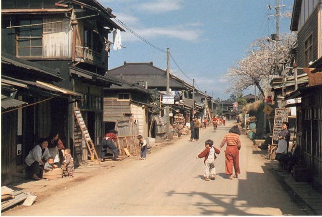 【画像】昭和25年の日本の写真、ガチで時代劇の世界すぎるｗｗｗ