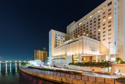【画像】新潟の7階建てホテルが1億円以下で誰でも買えるぞ